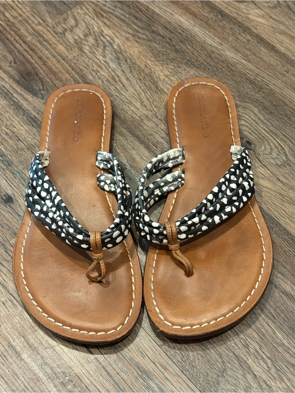 Bernardo Black & White Braided Strap Leather Toe-Post Sandals